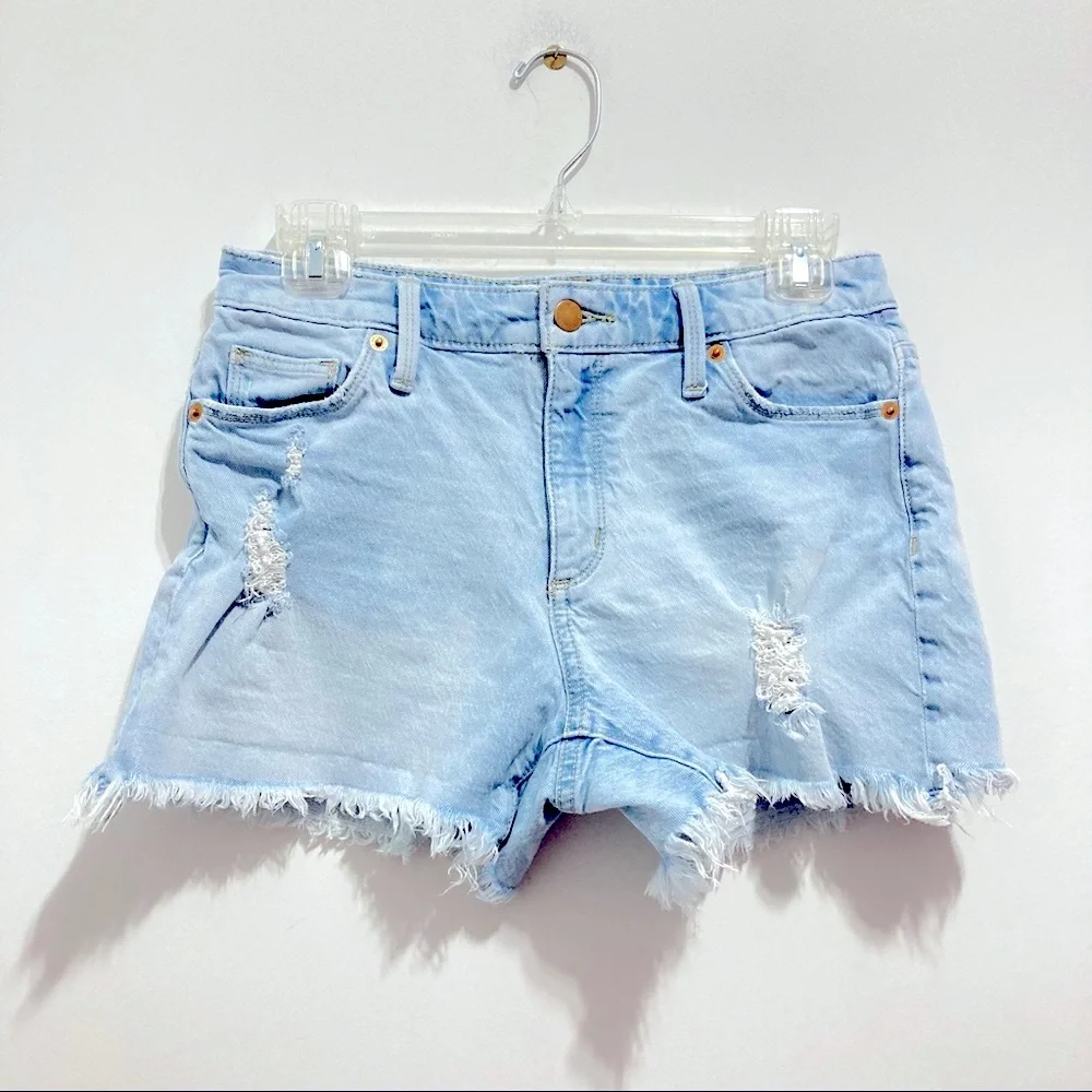 Universal Thread Women’s Distressed Blue Jean Shorts Denim Jorts